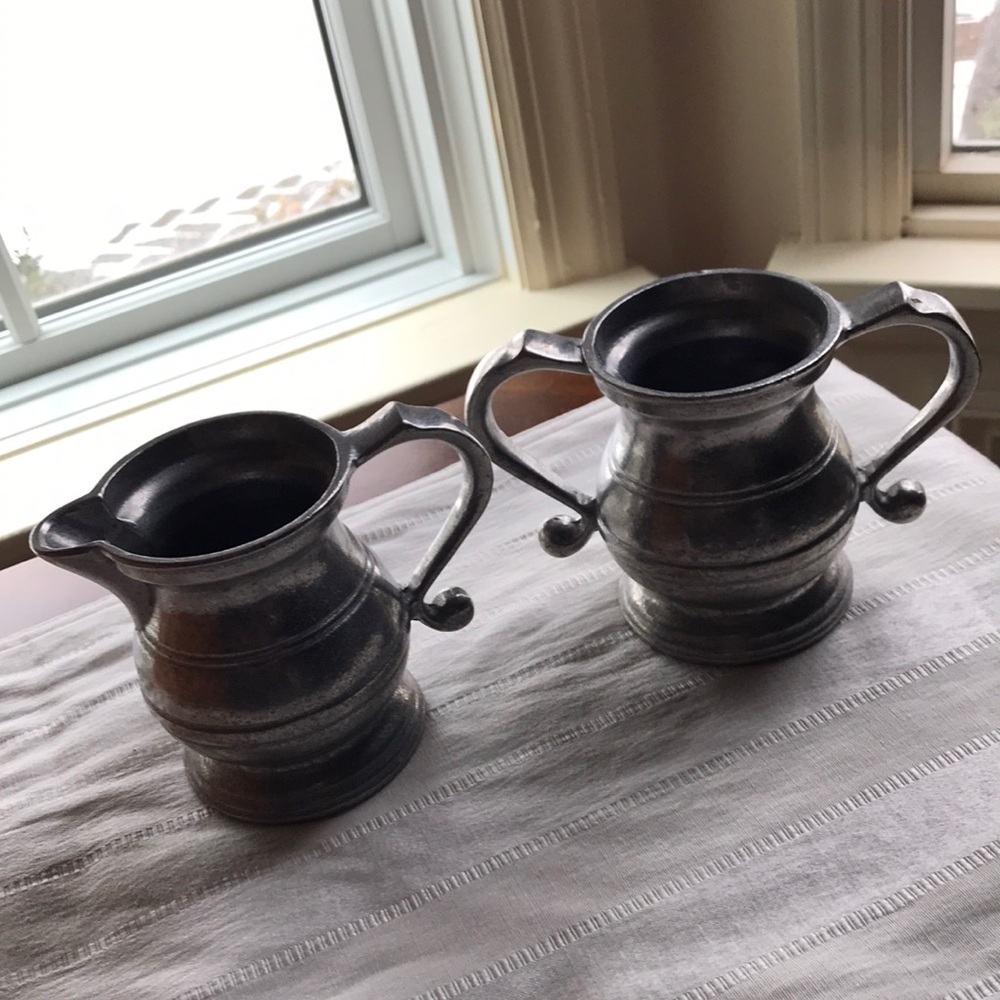 Wilton Armetale Plough Tavern Cream and Sugar Set
